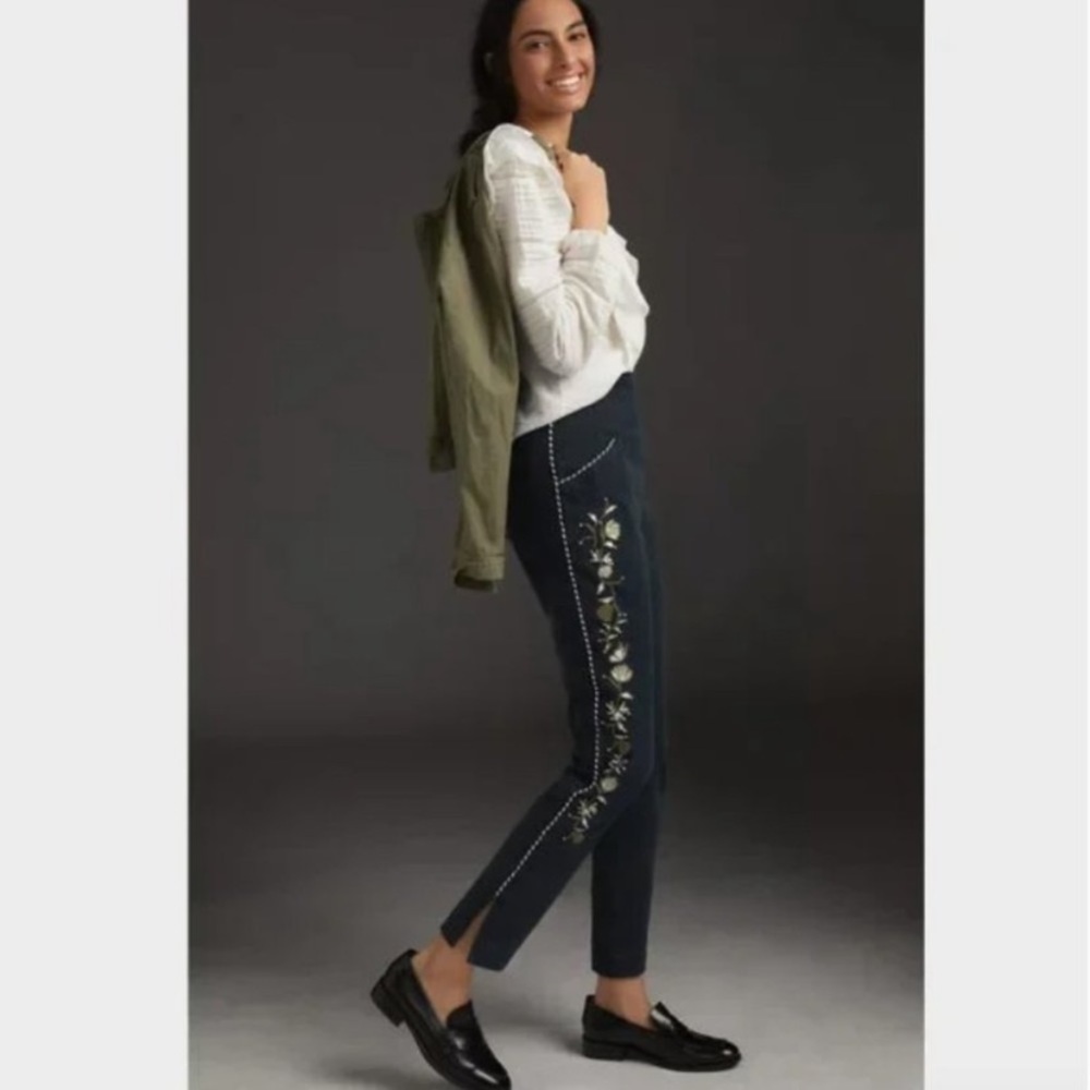 Anthropologie Matador Floral Embroidered Cropped Pants Navy Blue Sz 0P